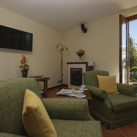 The Cottage On The Lake - Happy Rentals バヴェーノ エクステリア 写真